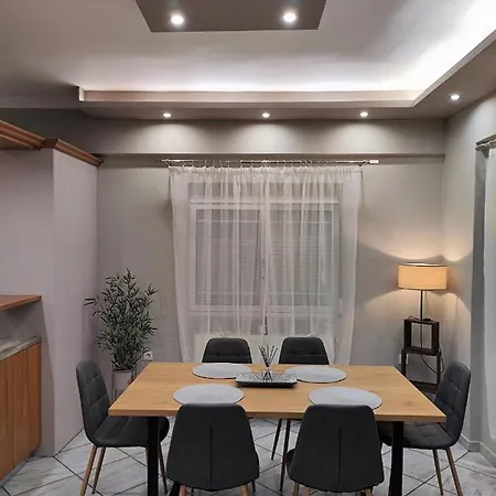 Julia House Apartment